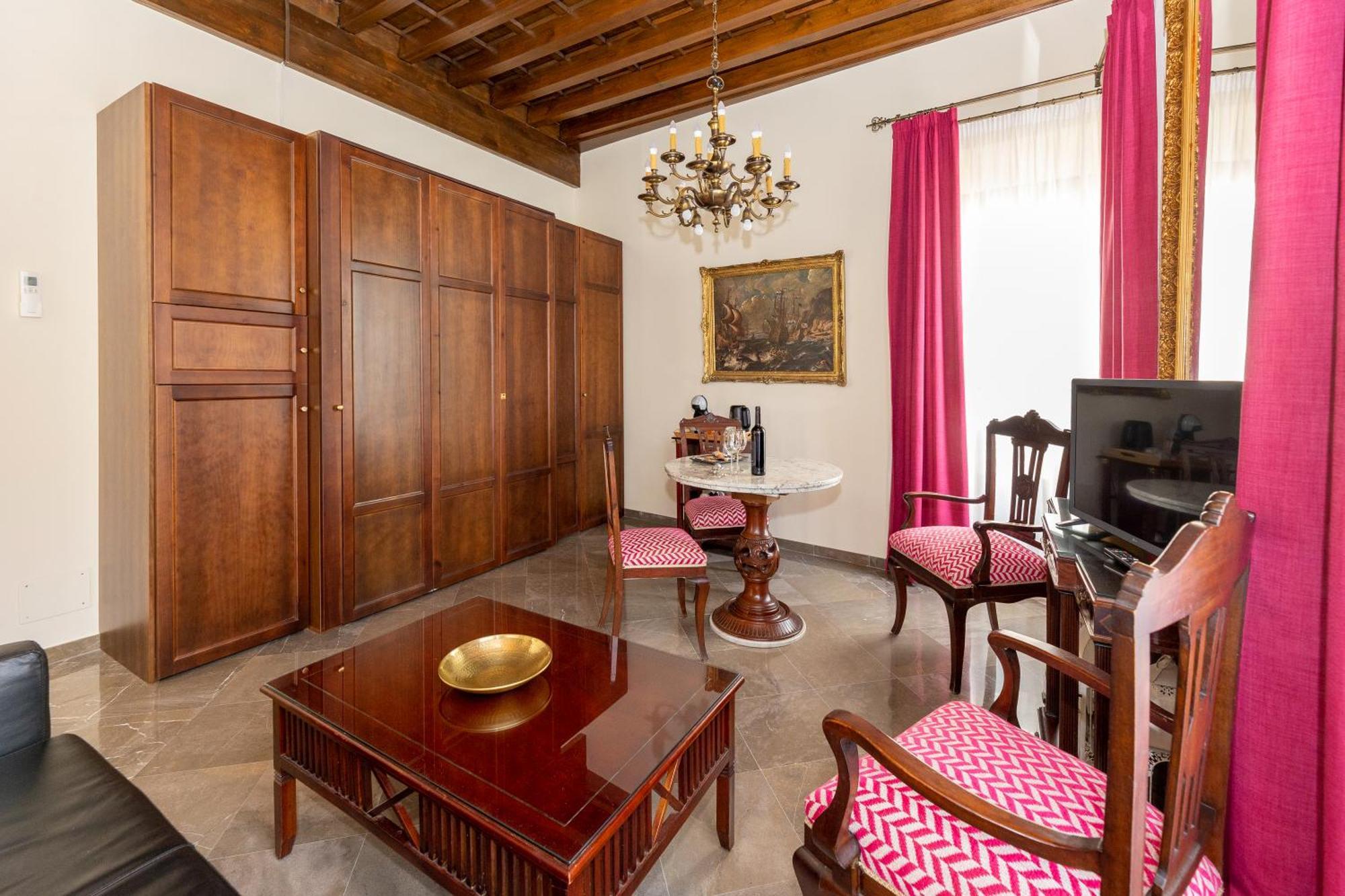 Apartament En Pleno Centro, Aljibe Rodrigo Del Campo 1b *